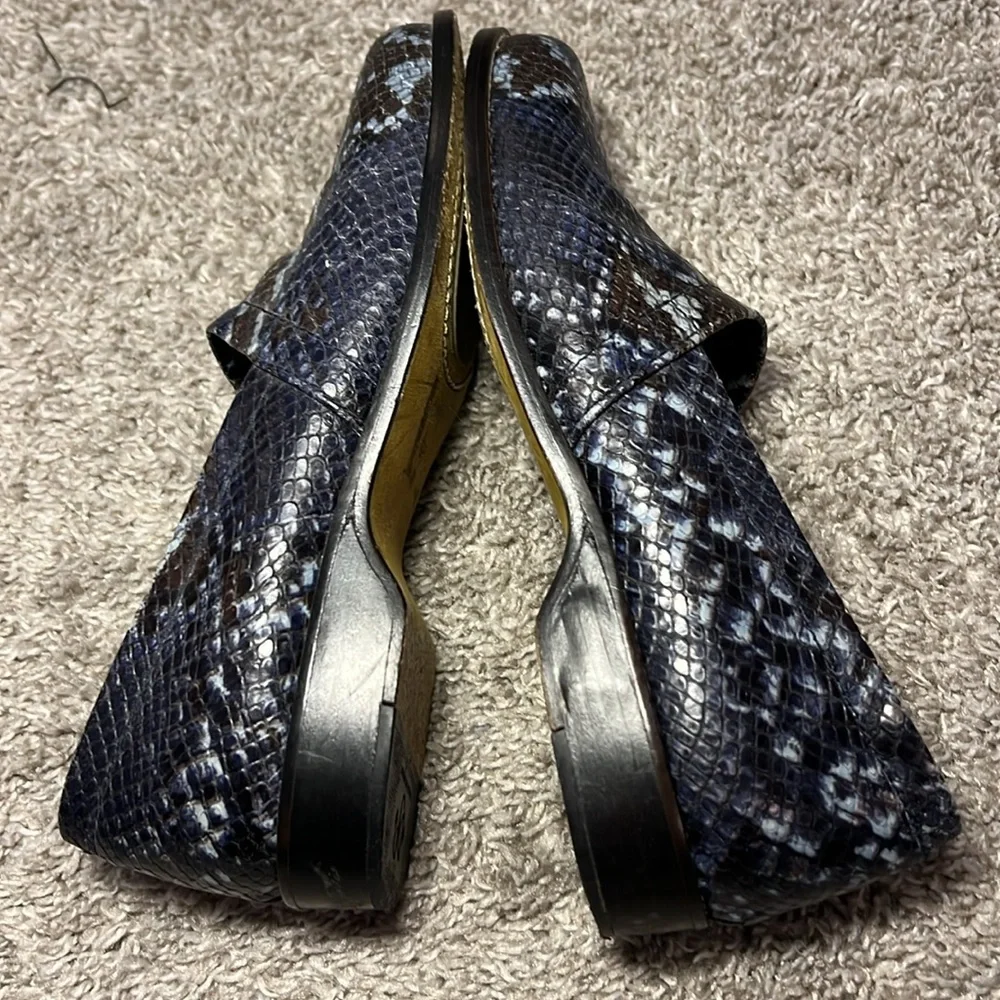 Women’s Donald‎ J Pliner brown leather loafers Snakeskin 5.5 51/2 Flats Comfy